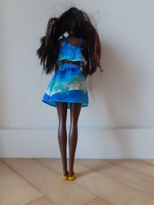 Lalka Barbie Loces the Ocean