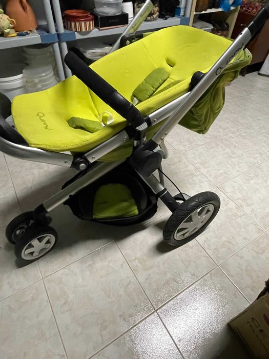 Carrinho Passeio bébé Quinny Buzz + Ovo (cadeira auto) + Acessórios