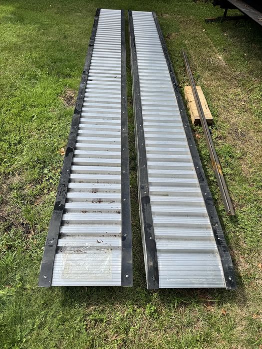 Nowe najazdy aluminiowe 4,0m antyposlizgowe dostepne od ręki