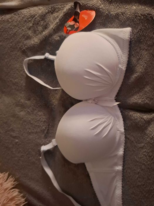 Biustonosz  push - up Nowy, biały