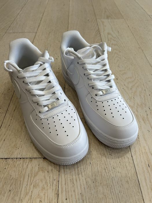 NIKE Air Force 1 '07