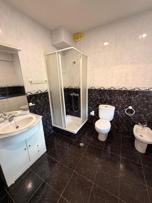 Suite (wc privado) em t3 totalmente mobilado casa da musica/ universidades