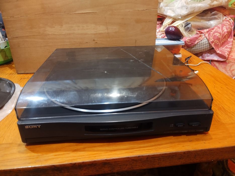 Проигрыватель виниловых пластинок Sony ps-lx49p.