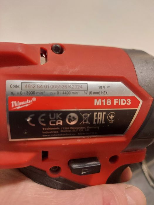 Ударний шуруповерт Milwaukee M18 FID,плюс швидка зарядка і акумулятор3