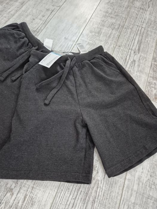 2x Nowe Krótkie czarne dresowe spodenki 158 cm Sinsay chłopak