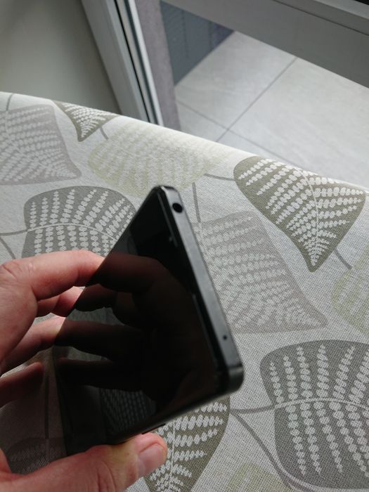 Uszkodzona Xperia 5 IV na czesci