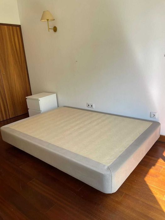 Cama de casal neutra 1,60m x 1,90m