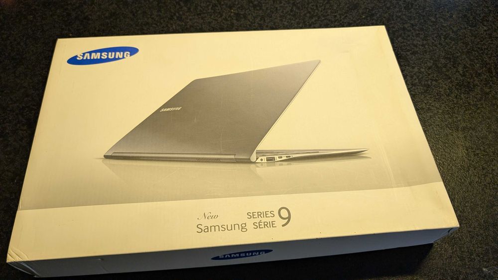 Samsung NP900X3E laptop FullHD i5 4GB 128 BG