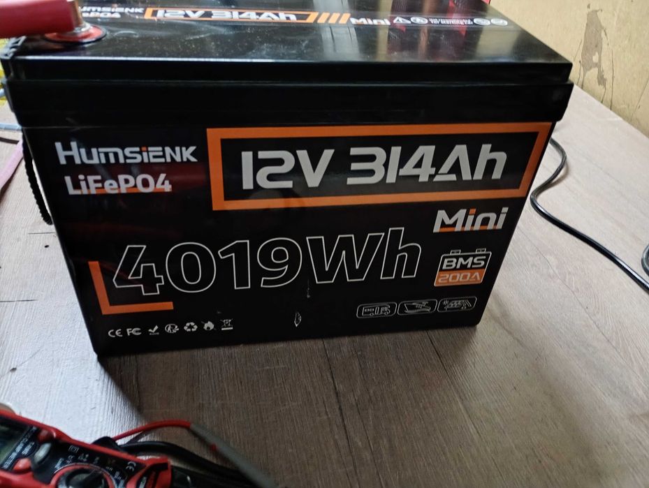 magazyn energii Humsienk 8kWh z przetwornicą EAsun i ładowarką 24V 2x12V