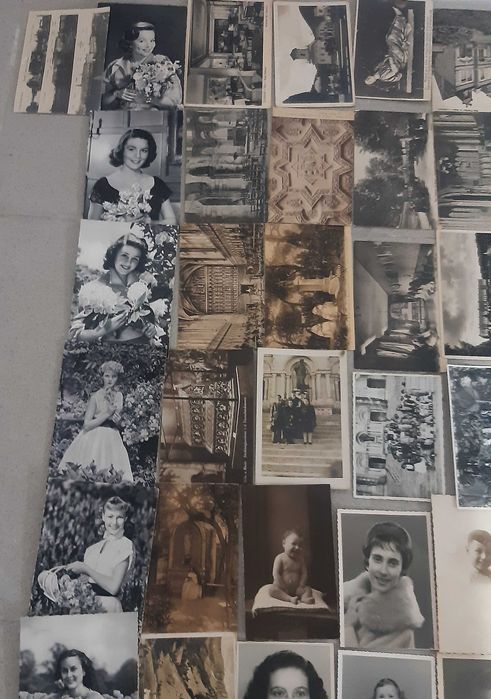 Lote de 97 Postais Antigos, a preto e branco