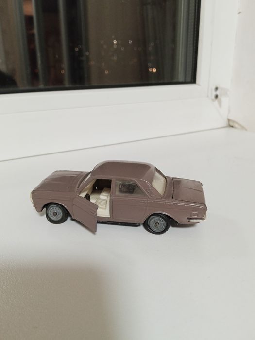Колекційний автомобіль
