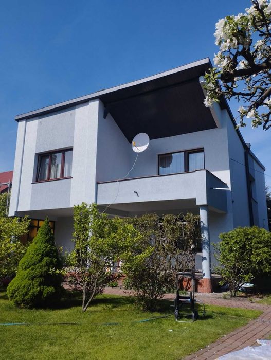 Malowanie elewacji dachów i docieplenia .