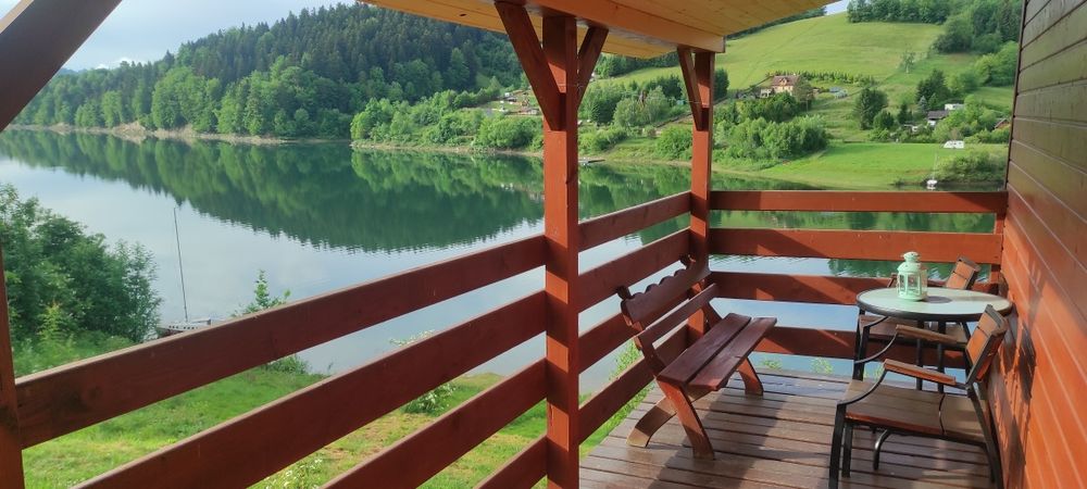 Domki blisko jeziora ,  wolny domek w Bieszczadach górach nad jeziorem