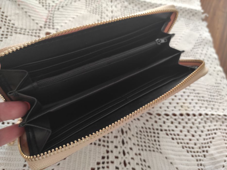 Carteira e porta moedas de mão