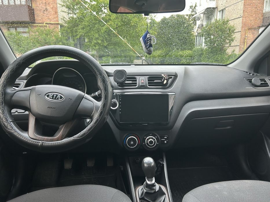 KIA RIO.