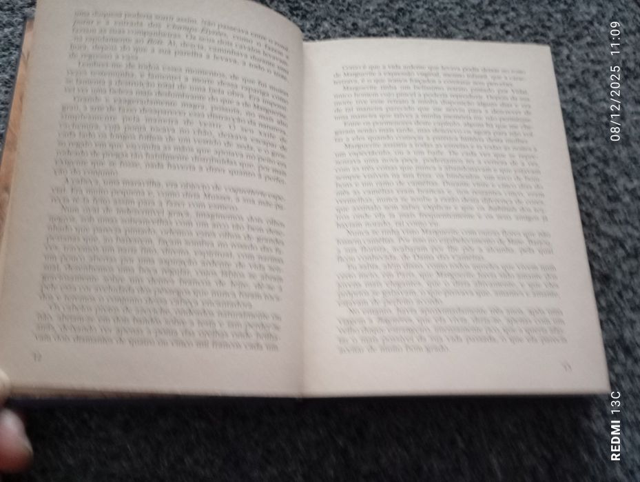 Livro " A dama das camélias"