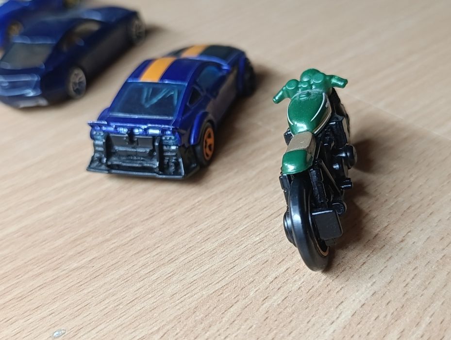 Машинки хот вилс (Hot Wheels)