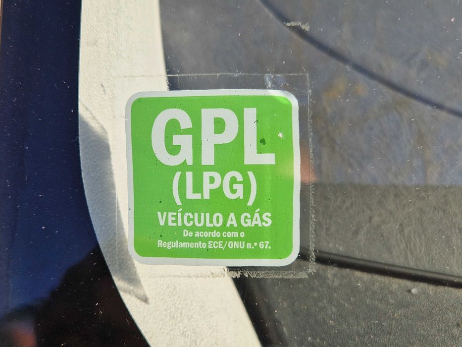 Ford Focus 1.4 gasolina/gpl