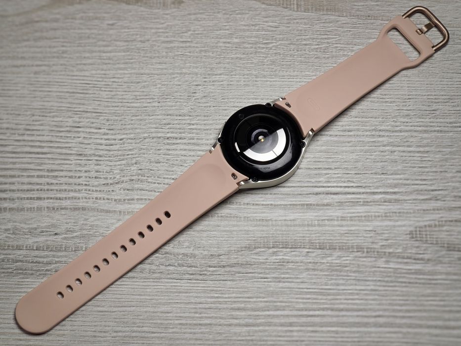 Смарт-годинник Samsung Galaxy Watch6 40mm LTE Gold (SM-R935U)
