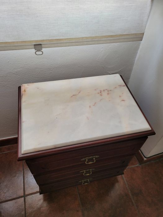 Mesinha de cabeceira