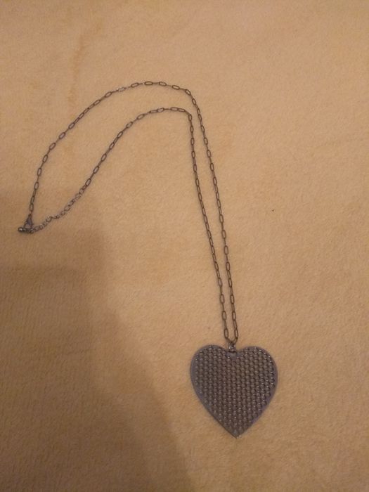 Naszyjnik w kształcie serca