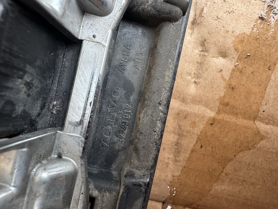 Grill atrapa volvo xc60 lift 2021 do 2025 kamera 32291,019