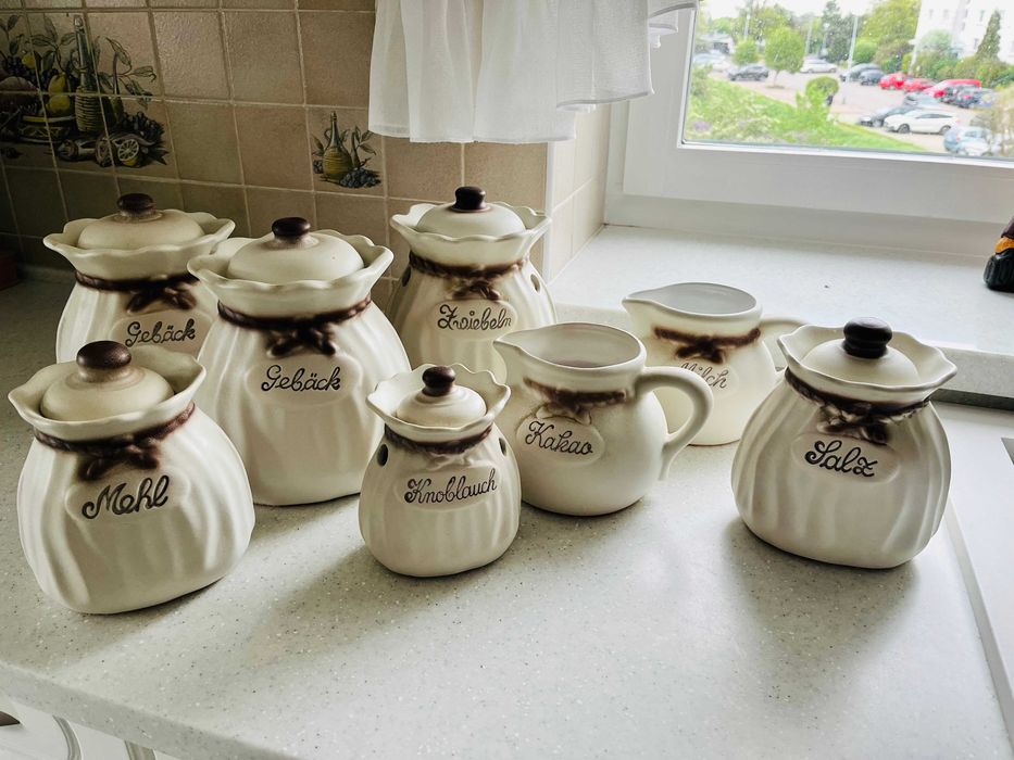 Ceramiczne pojemniki - 8 sztuk