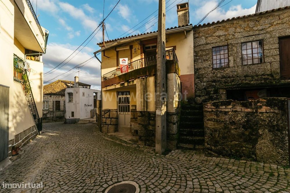 Moradia T3 / Oliveira do Hospital, Meruge