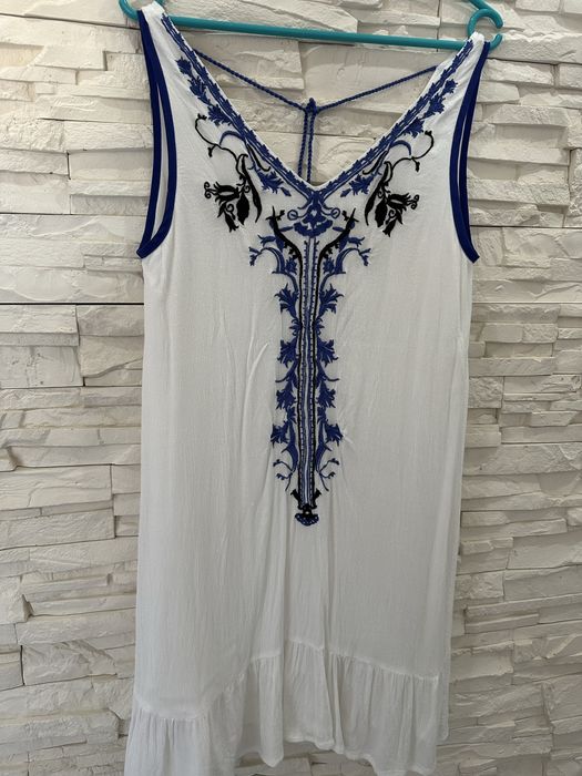 Medicine sukienka z chaftem S