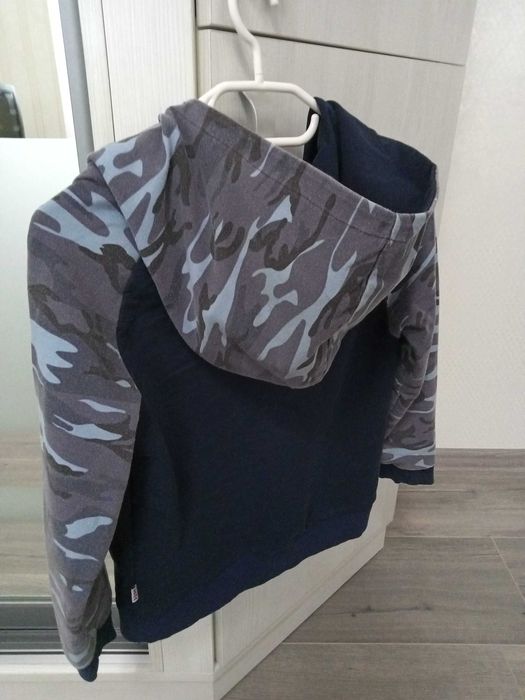 Кофта на замку 7-8 років