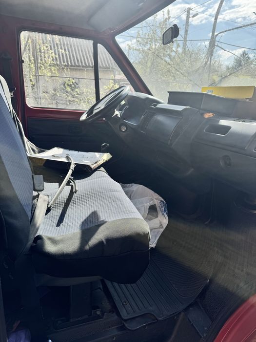 Автомобіль Бус 1992 року