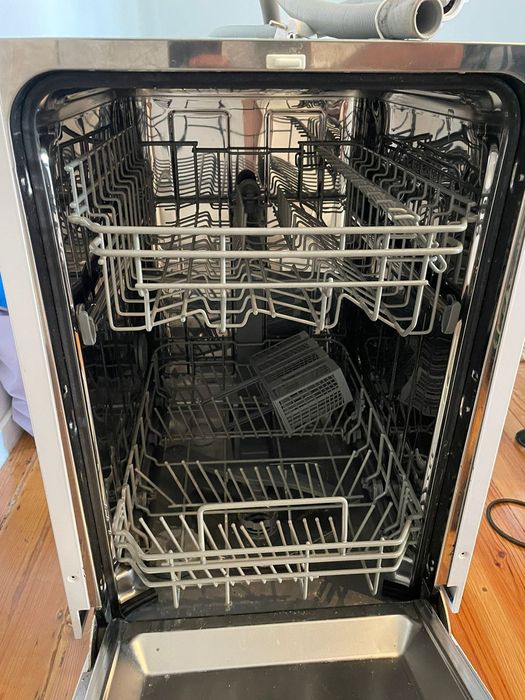 Dishwasher Candy 45cm /!\BROKEN Avenidas Novas • OLX Portugal