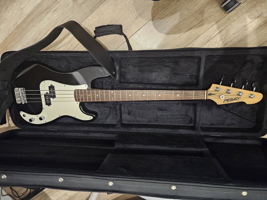Gitara basowa Peavey Milestone II