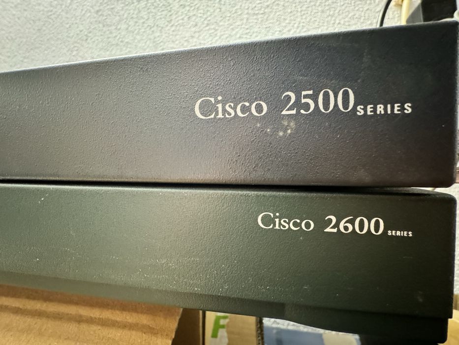 Routers Cisco 2600 e 2500