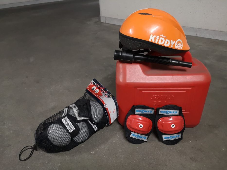 Protecções para criança (capacete, joelheiras e cotoveleiras)