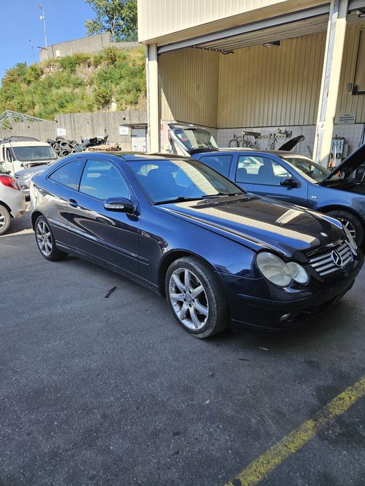 Mercedes-Benz Sport Coupé 2.0 Kompressor de 2002 para peças
