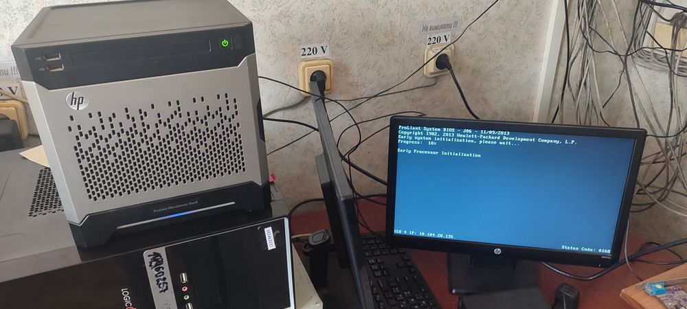 Продам HP ProLiant MicroServer Gen8