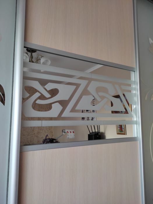 ДВЕРІ до шафи купе