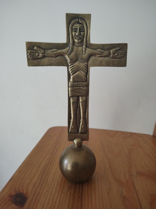 Krzyż laudesowy na kuli