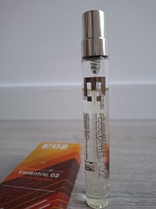 Miniaturka Escentric Molecules E02 woda toaletowa