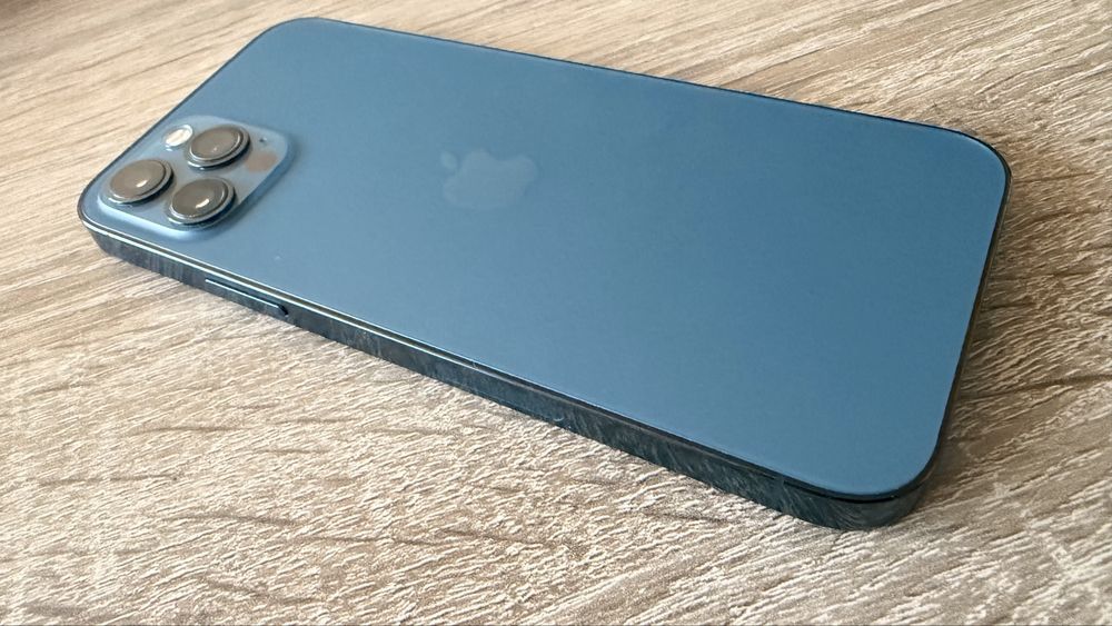 Iphone 12 pro niebieski
