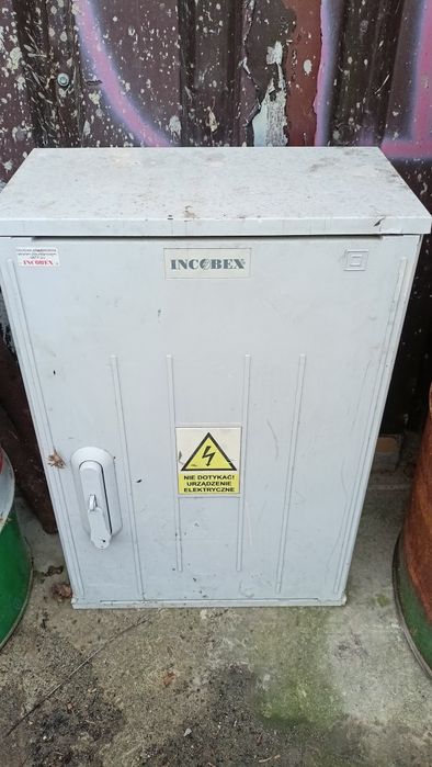 Skrzynka elektryczna na budowę