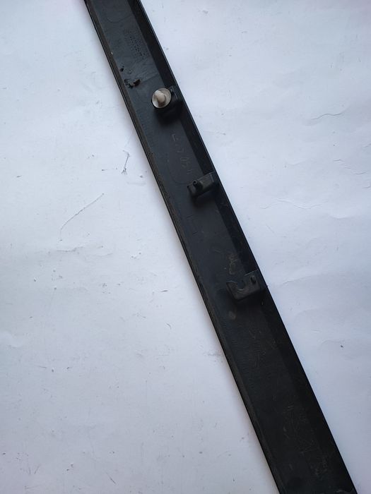Listwa dolna drzwi Volvo V50 S40  lift 2008 do 12r