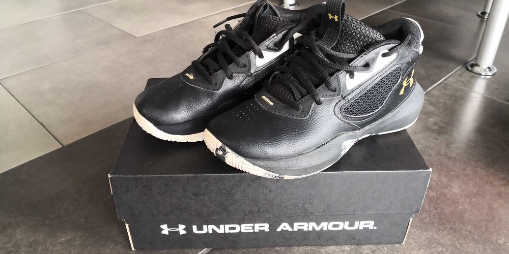Buty półbuty do koszykówki Under Armour UA GS Lockdown6 36 23cm