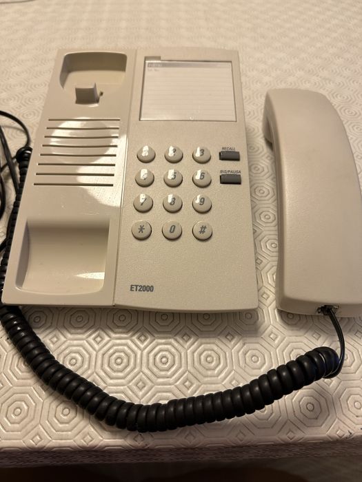 Telefone Fujitsu ET2000 novo