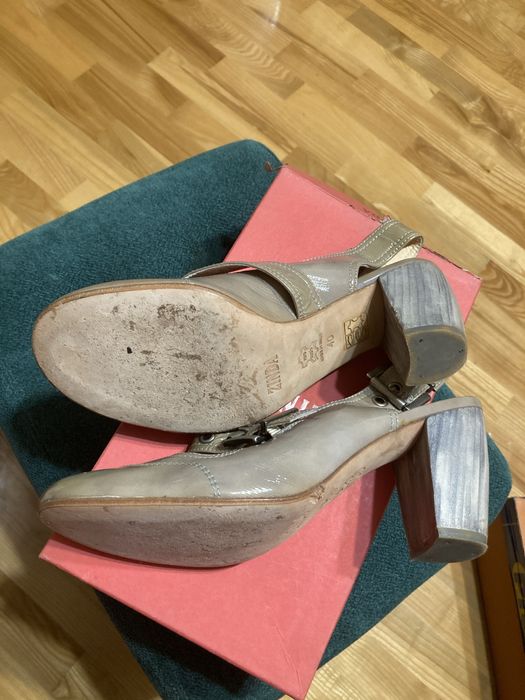 Piekne  włoskie czółenka buty kobiece cale ze skory
