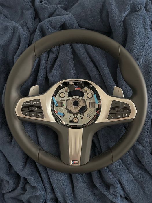 Оригінальне M Sport кермо BMW G20 G21 G22 G23 з пелюстками
