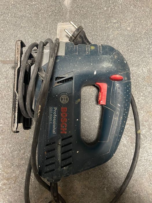 Wyrzynarka Bosch 8000