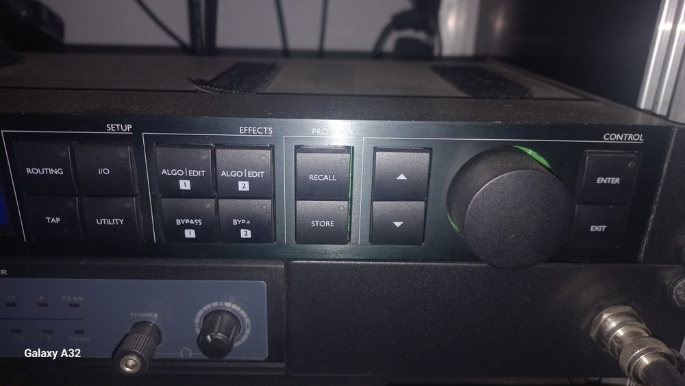 tc.electronic  M-ONE dual effects processor