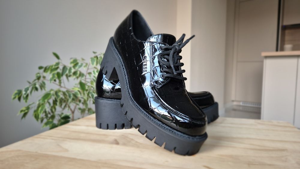 Guess półbuty czarne 38